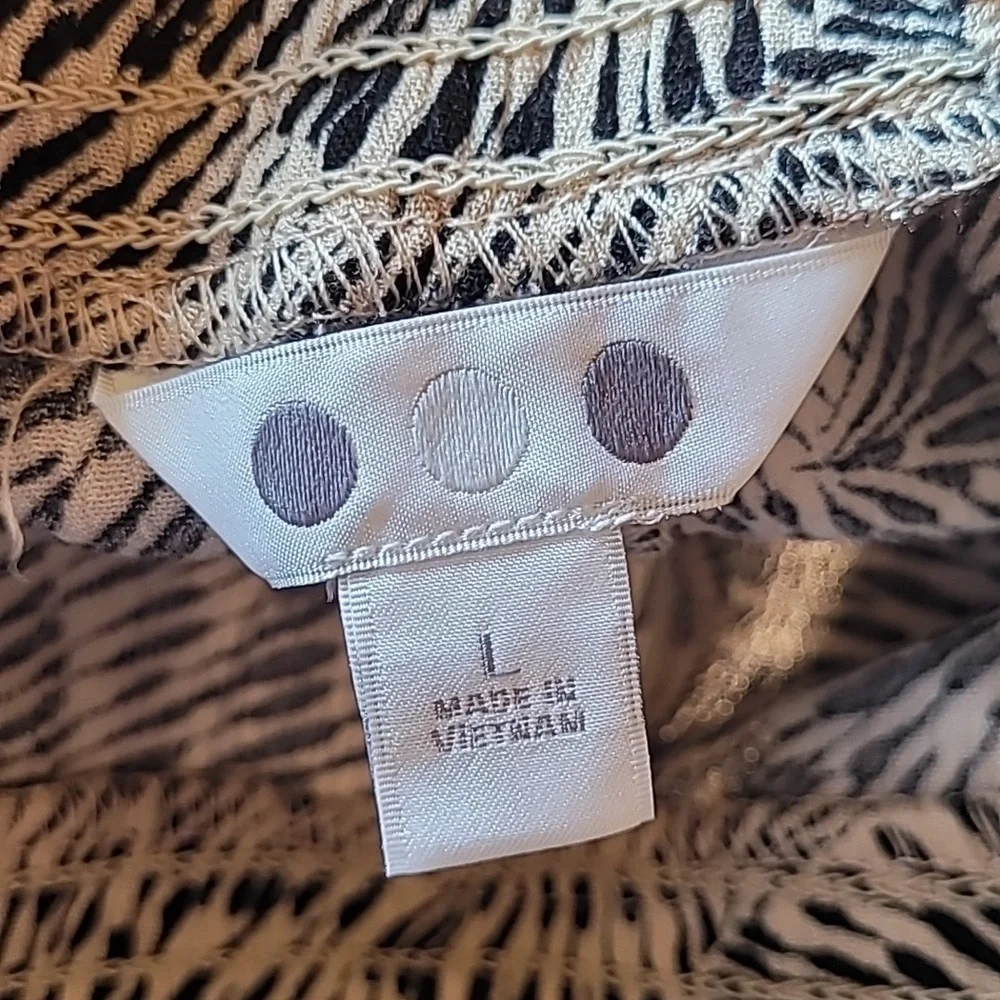 Three Dots Shorts, Size L, Tan & Black, NWT